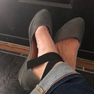 Kenneth Cole  NOA LEATHER ANKLE STRAP WEDGE